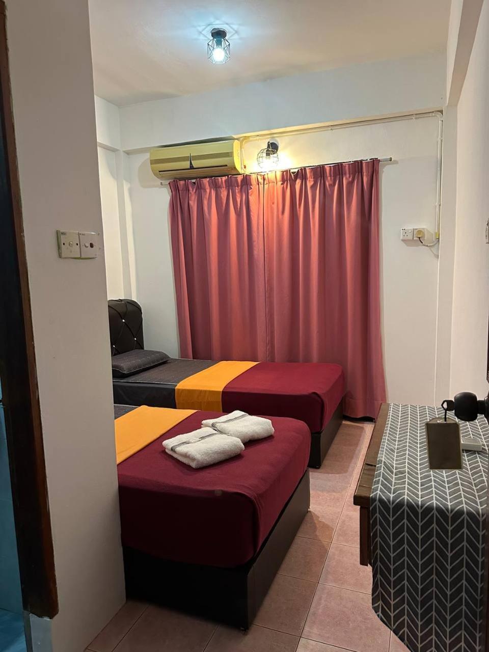 Teresek View Motel Kuala Tahan Exteriör bild