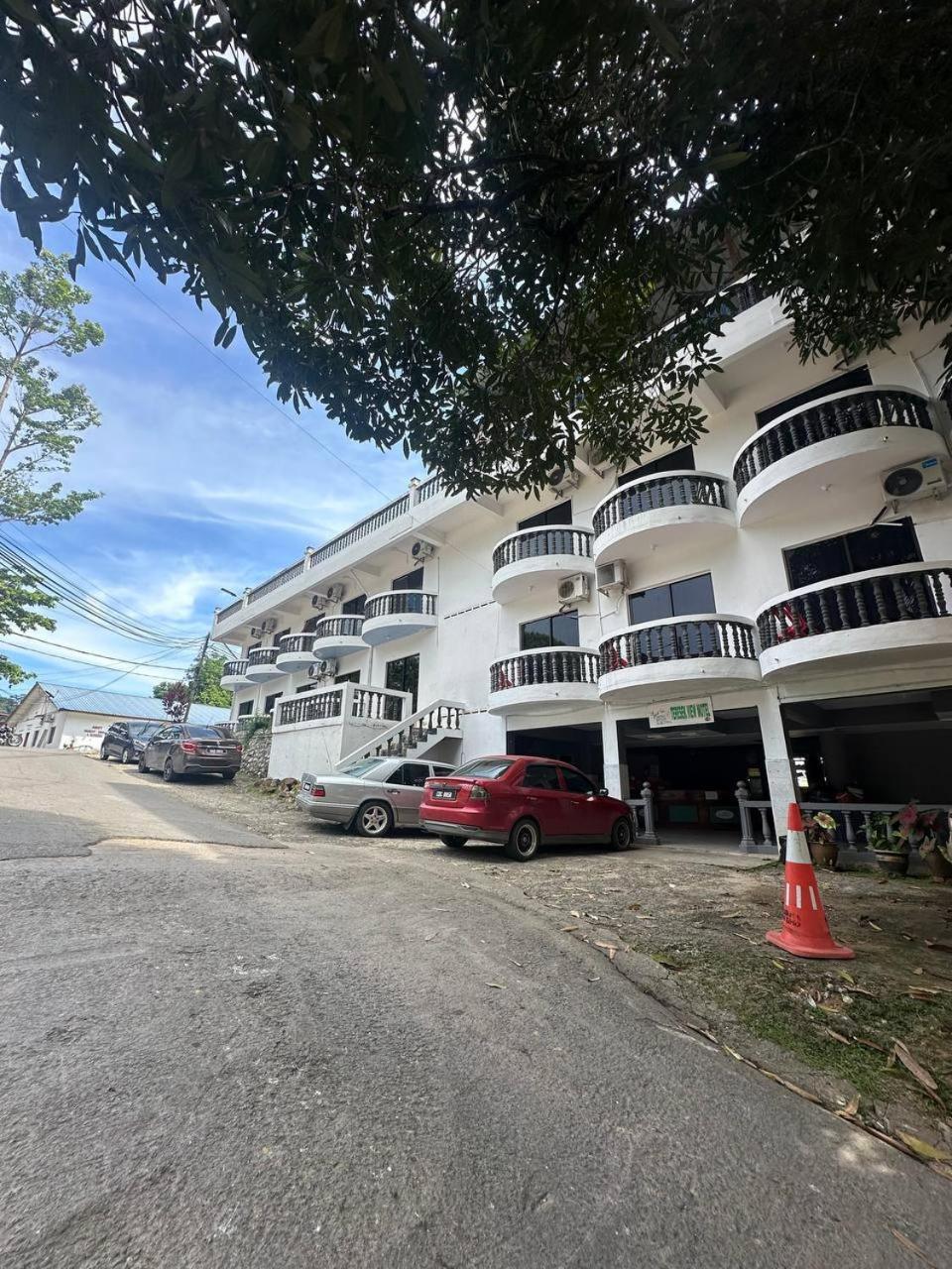 Teresek View Motel Kuala Tahan Exteriör bild